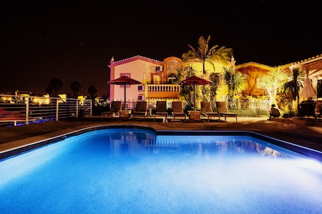 3 piscinas al aire libre