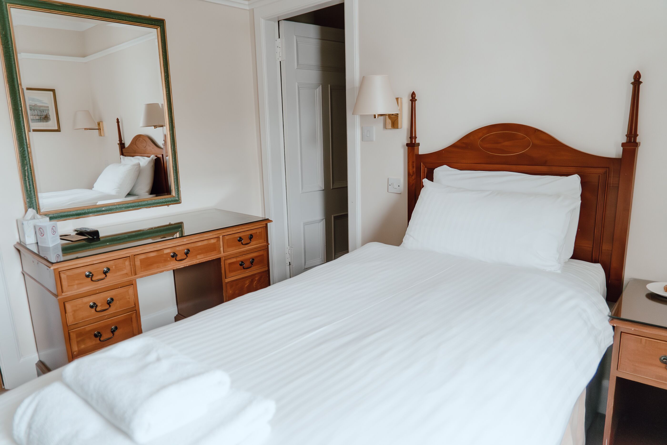 single room, 1 single bed | 1 bedroom, desk, iron/ironing board, free wifi