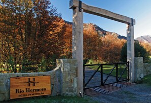 Fachada de la propiedad