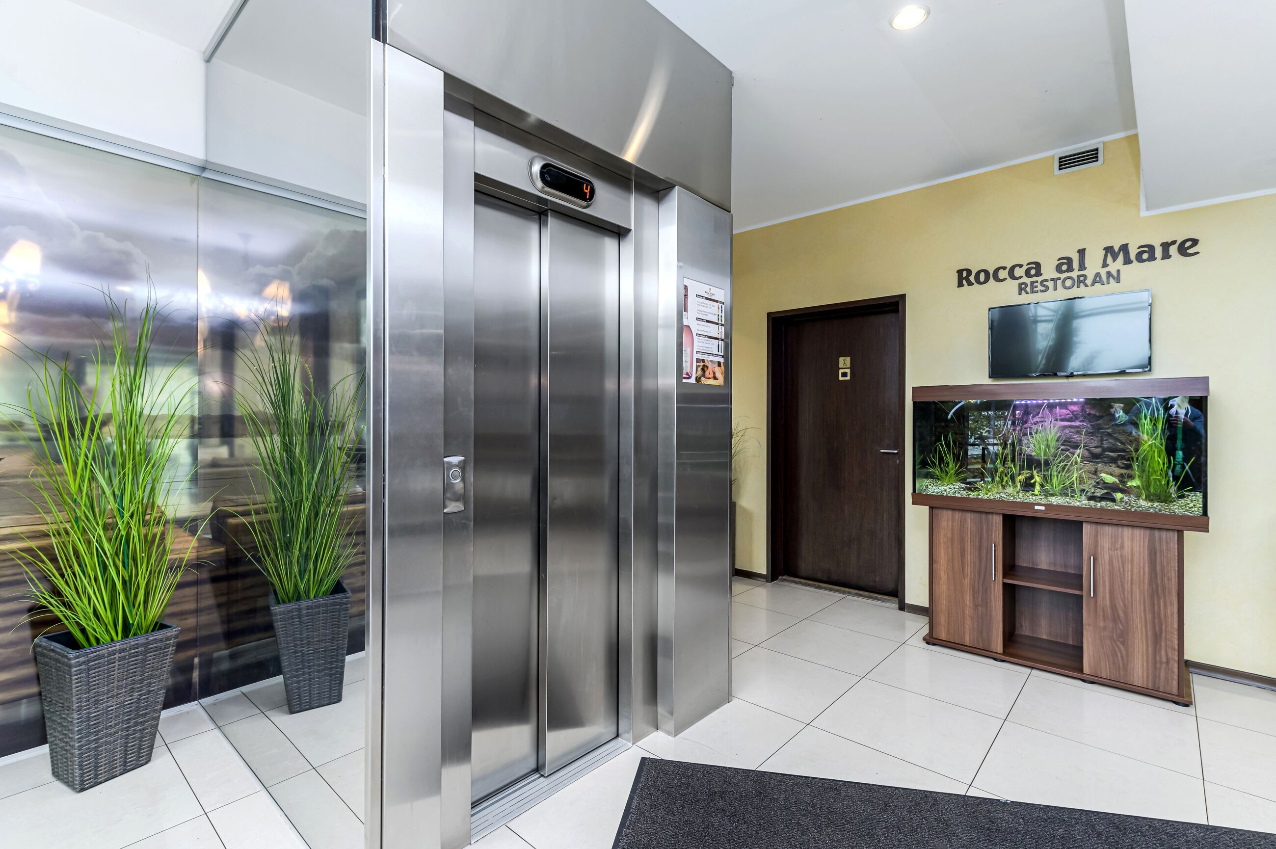 المنشأة من الخارج