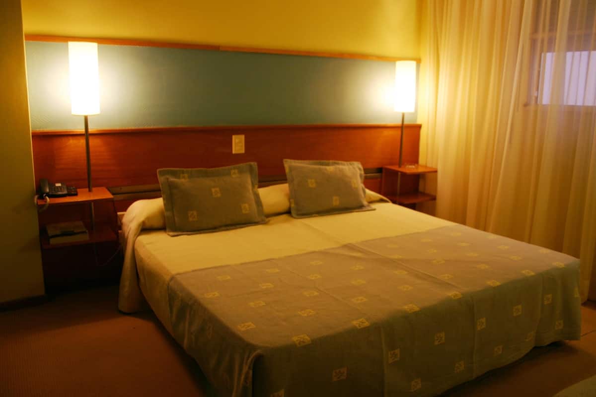 Een kluis op de kamer, gratis babybedden, gratis wifi