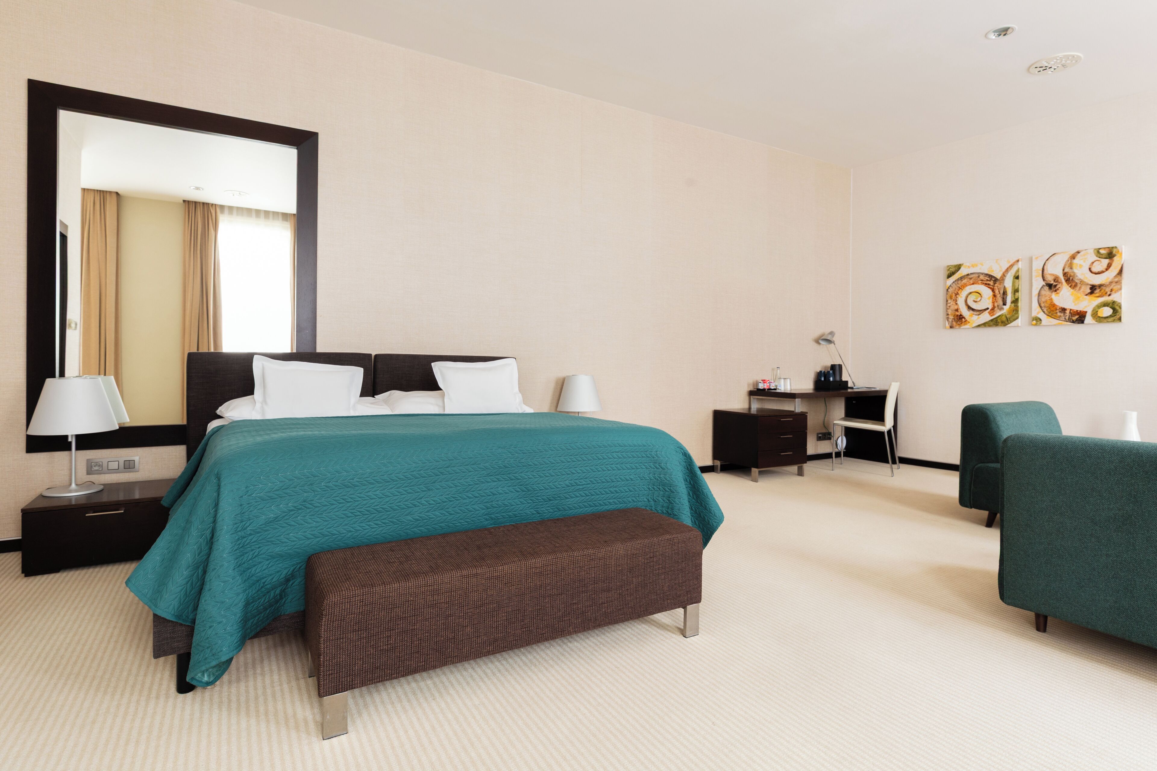 Executive-Doppel- oder -Zweibettzimmer, Nichtraucher | Hochwertige Bettwaren, Zimmersafe, individuell dekoriert, Schreibtisch