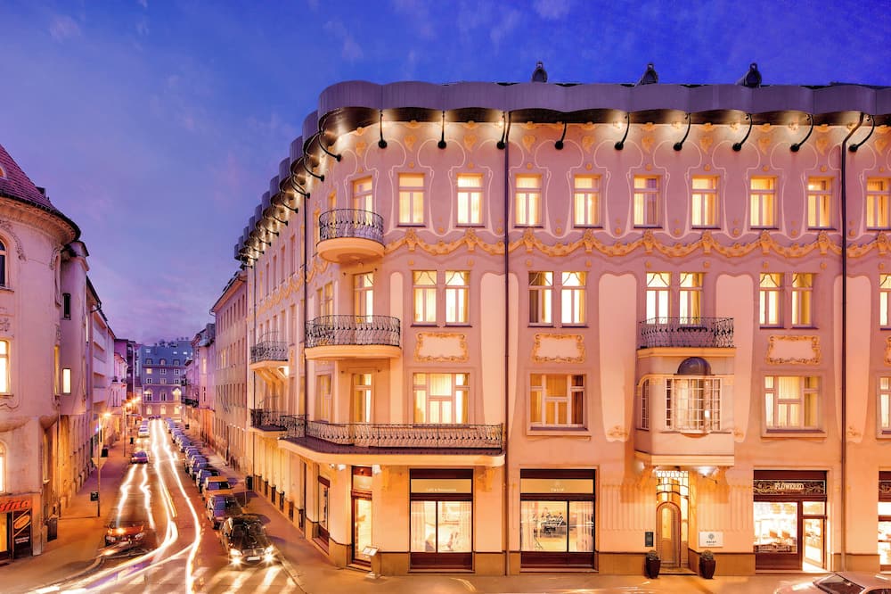 Roset Hotel & Residence