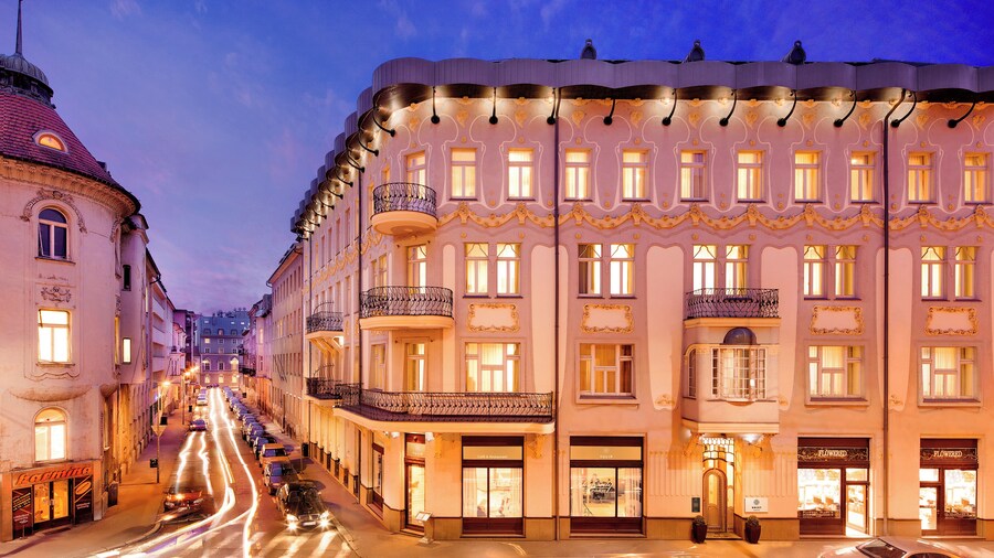 Roset Hotel & Residence