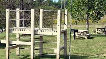 Children’s play area – outdoor