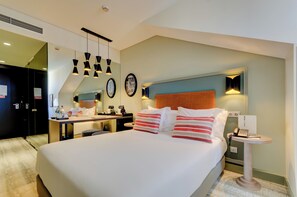 Premium bedding, down comforters, minibar, in-room safe - Hotel Vincci Baixa (Lisbon)