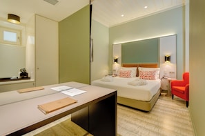 Kamar Keluarga, kamar terhubung (or adjoining) | Area keluarga | TV layar datar