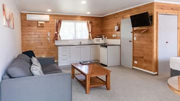 32-inch Smart TV with satellite channels, TV