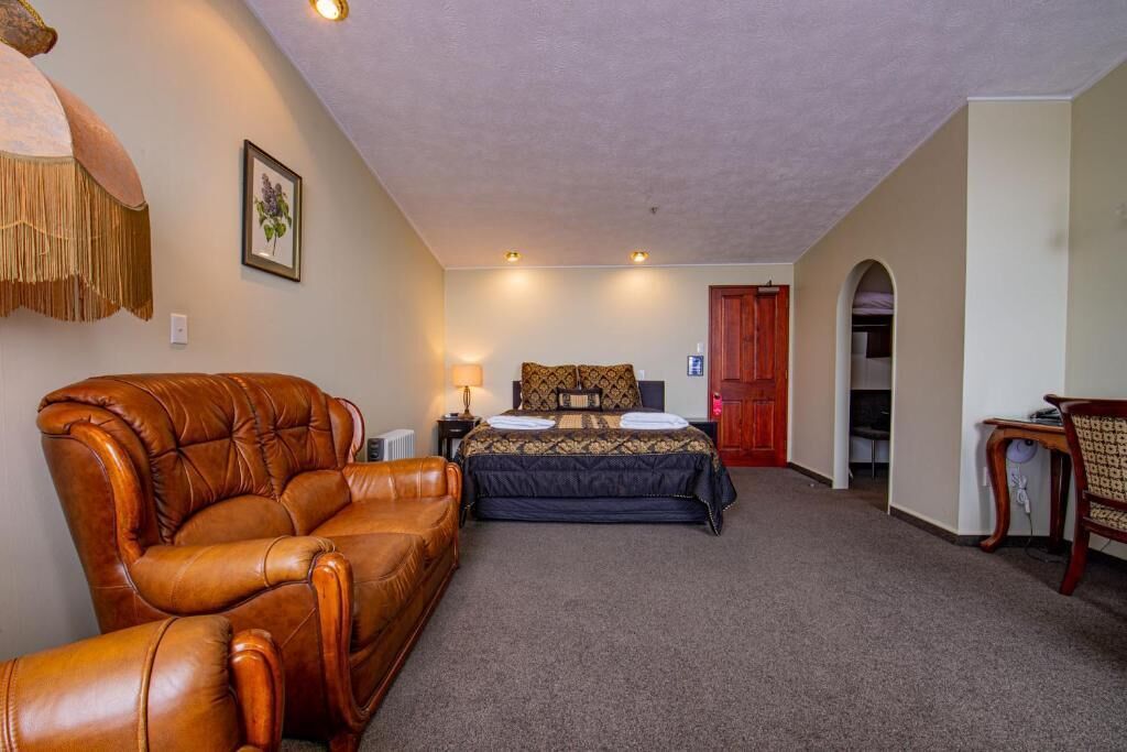 hypo-allergenic bedding, in-room safe, individually decorated