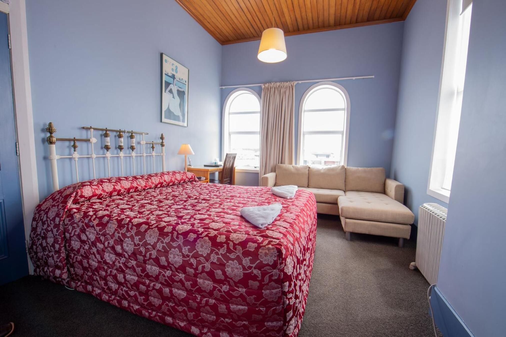 hypo-allergenic bedding, in-room safe, individually decorated