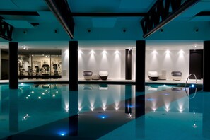 Indoor pool, seasonal outdoor pool, pool loungers