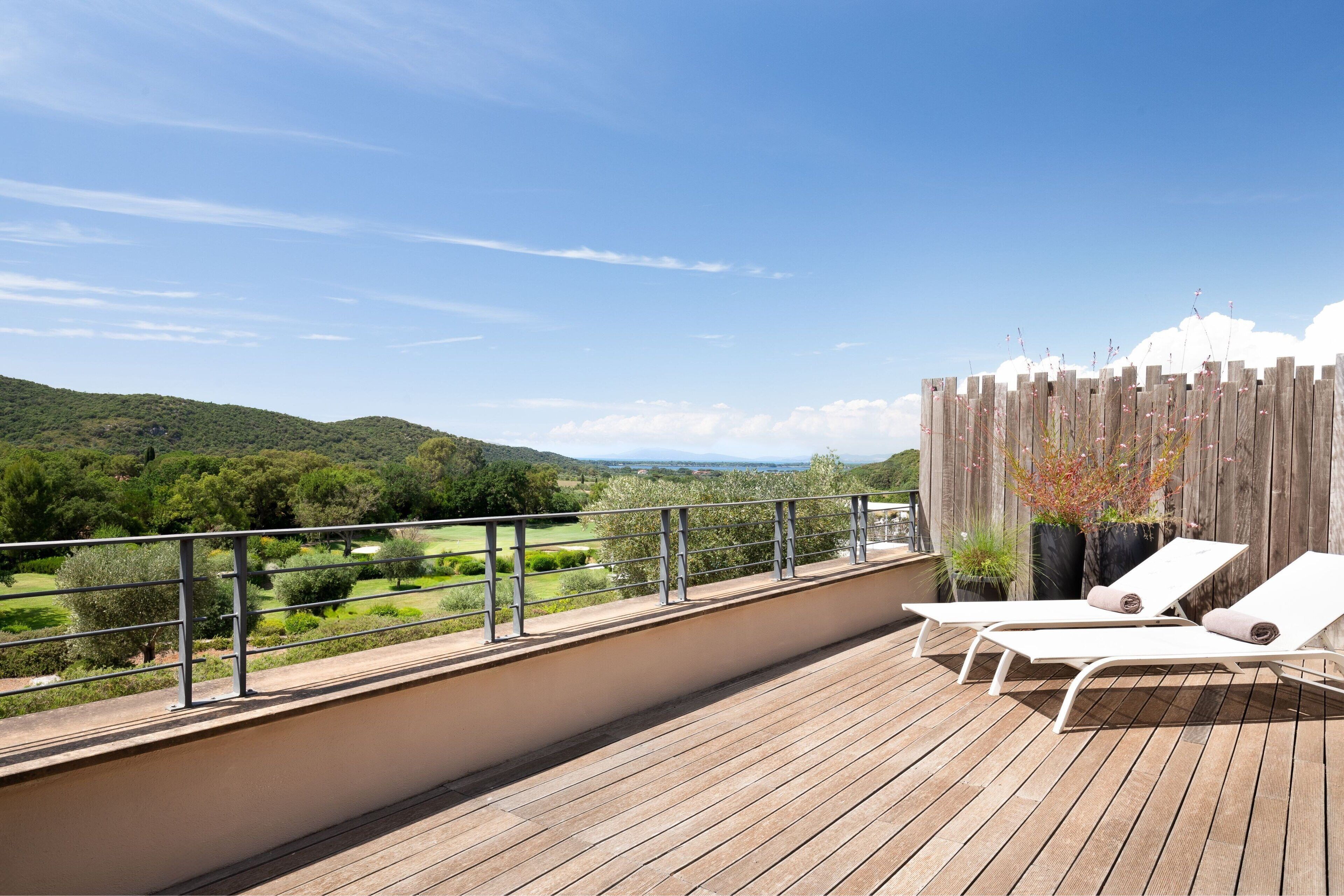 Deluxe suite, 1 slaapkamer, uitzicht op golfbaan | Uitzicht op de golfbaan