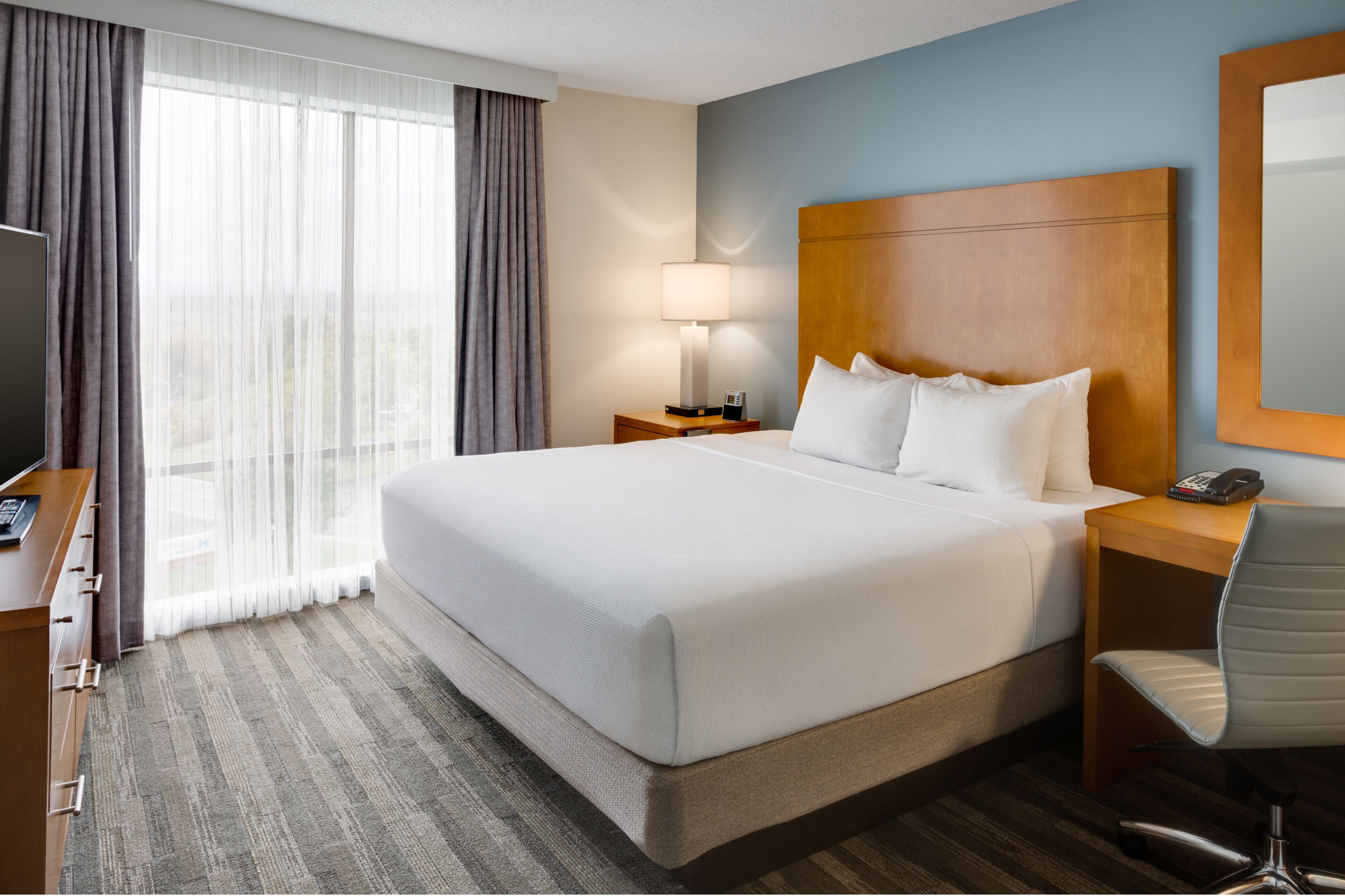 room, 1 king bed, accessible | premium bedding, down duvets, in-room safe, desk