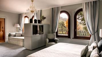 Habitació júnior | Minibar, decoració individual, mobiliari individual i wifi gratuïta