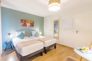 Twin Studio | In-room safe, desk, iron/ironing board, free WiFi
