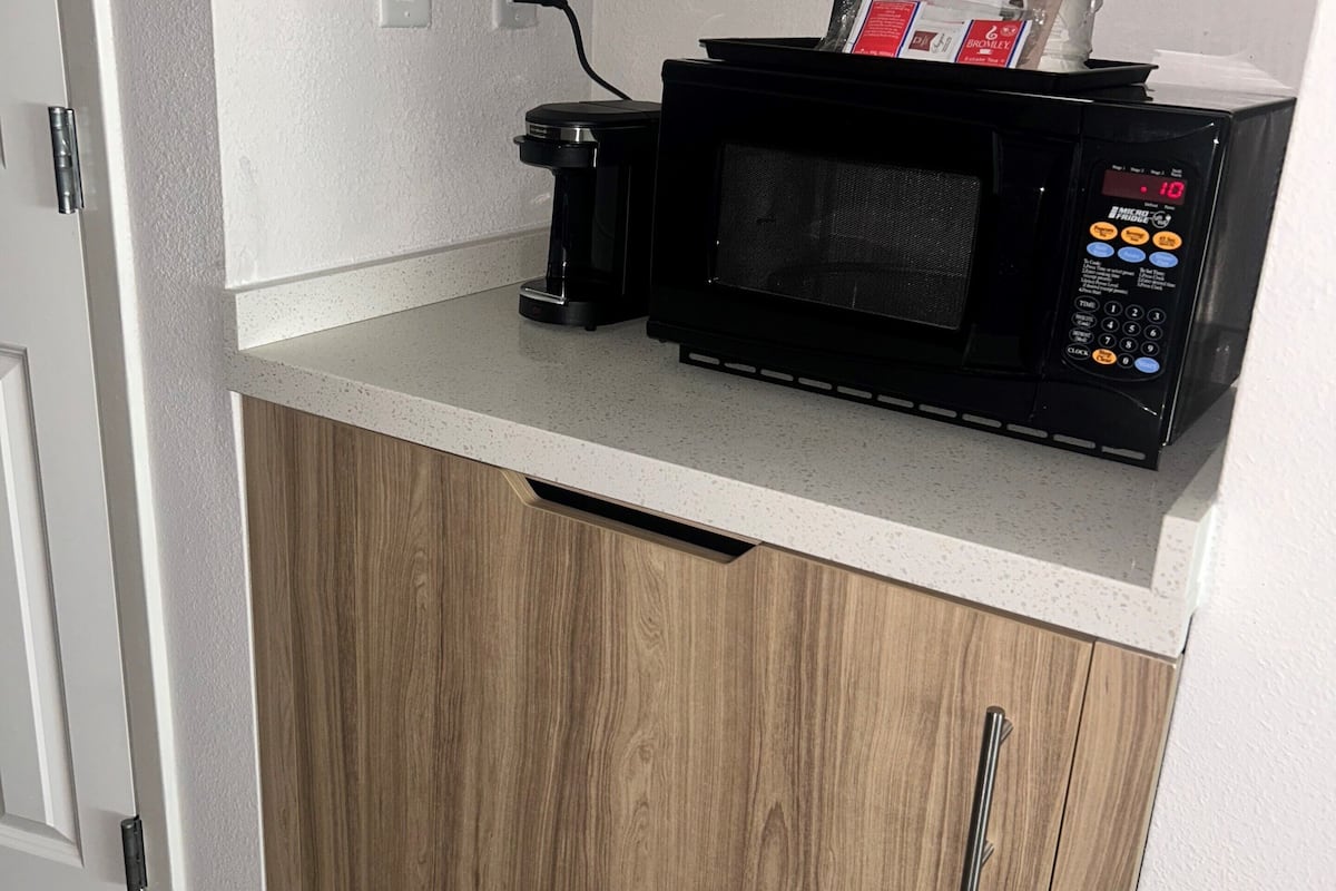 standard room, 2 queen beds, non smoking | pillow-top beds, in-room safe, desk, laptop workspace