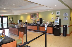 Desayuno buffet incluido todos los días