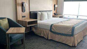 Standard Room, 1 King Bed, Accessible, Non Smoking (Roll-In Shower)