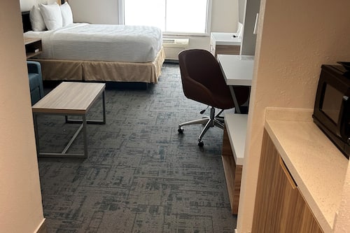 Deluxe Room, 1 King Bed with Sofa bed, Non Smoking