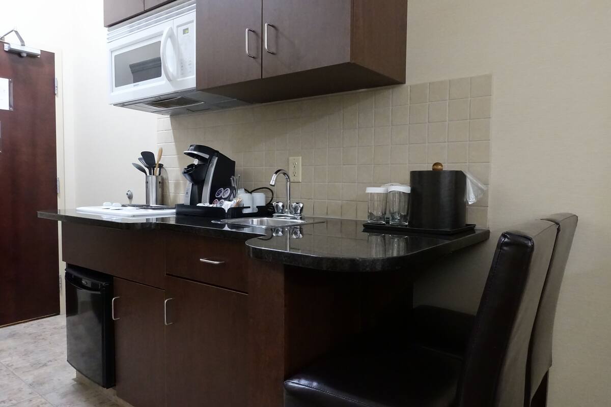 efficiency, room, 2 queen beds, non smoking | private kitchenette | mini-fridge, microwave, coffee/tea maker