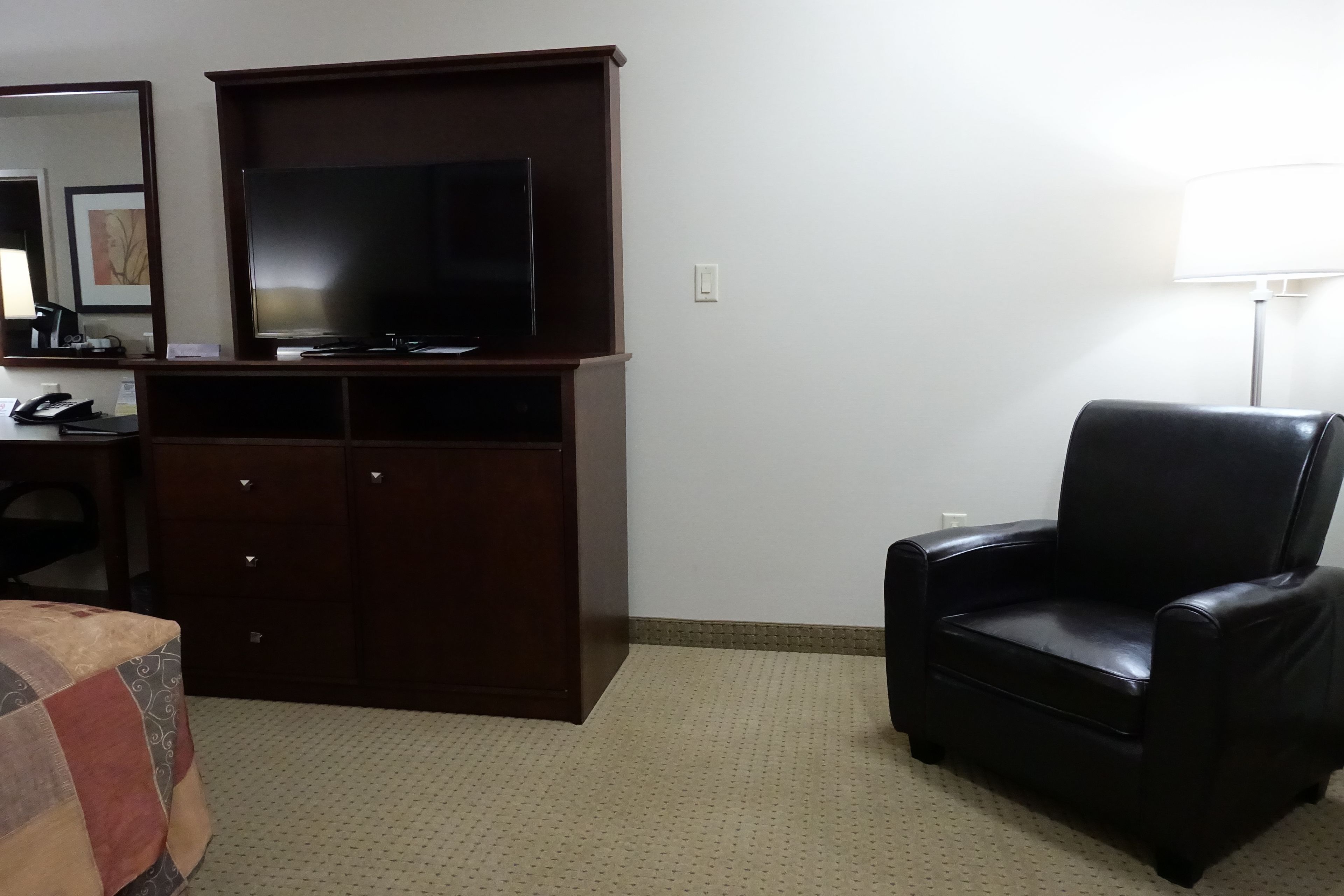 desk, laptop workspace, iron/ironing board, cots/infant beds