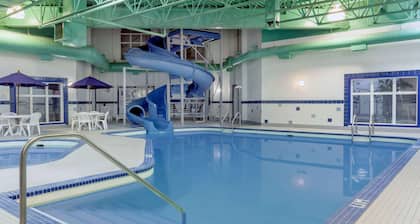 Ramada by Wyndham Weyburn