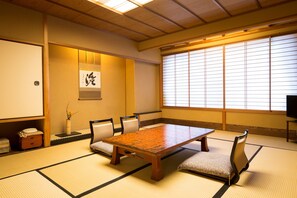 Japanese Style Room (10 Tatami mats) | Down comforters, free minibar, in-room safe, laptop workspace - Kyoto Ryokan SAKANOUE (Kyoto)