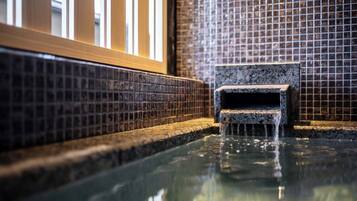 Superior Twin Room with Semi-Open-Air Bath | Bathroom | Separate tub and shower, free toiletries, hair dryer, bathrobes