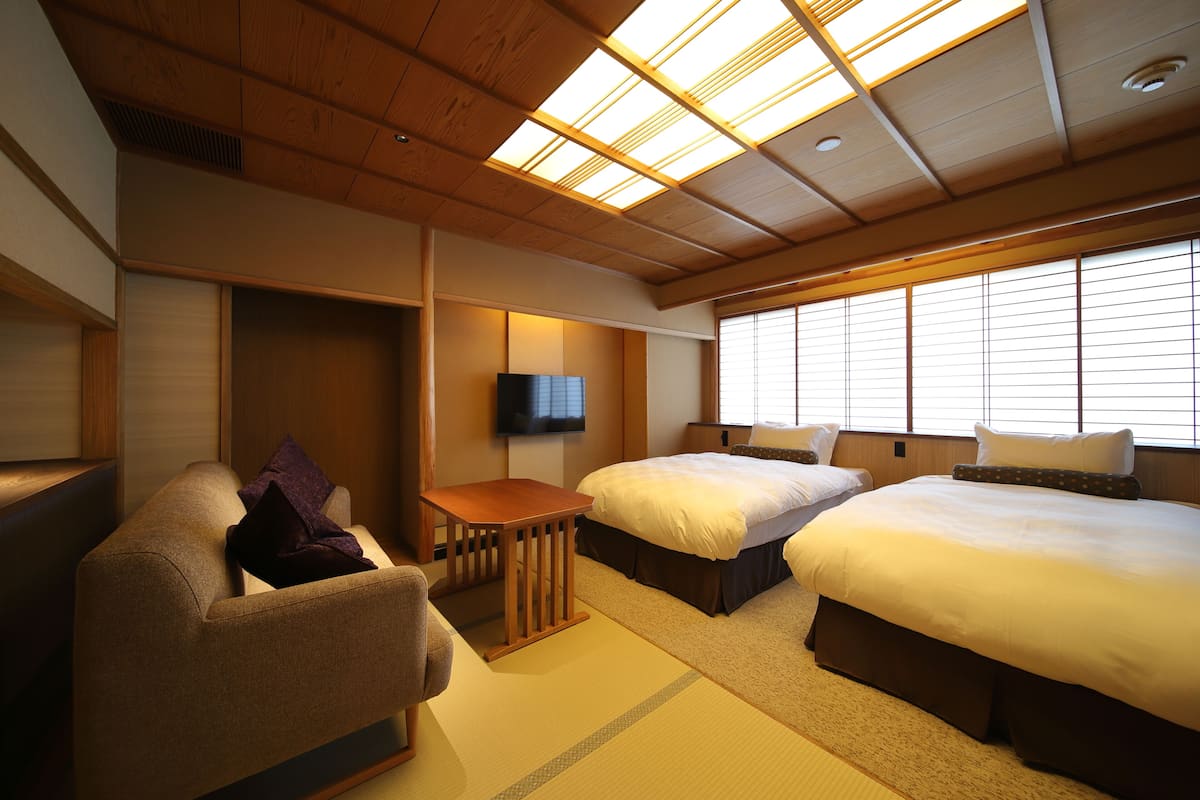 Down comforters, free minibar, in-room safe, laptop workspace