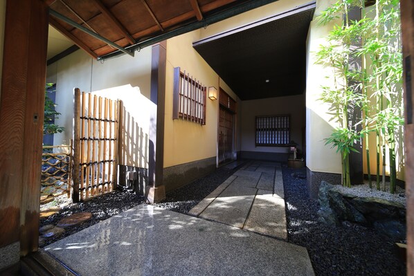Exterior - Kyoto Ryokan SAKANOUE (Kyoto)