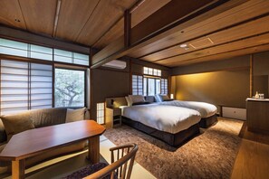 Superior Twin Room | Down comforters, free minibar, in-room safe, laptop workspace