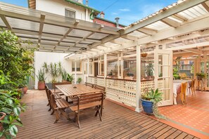 Daily continental breakfast for a fee - McLaren Hotel (North Sydney)