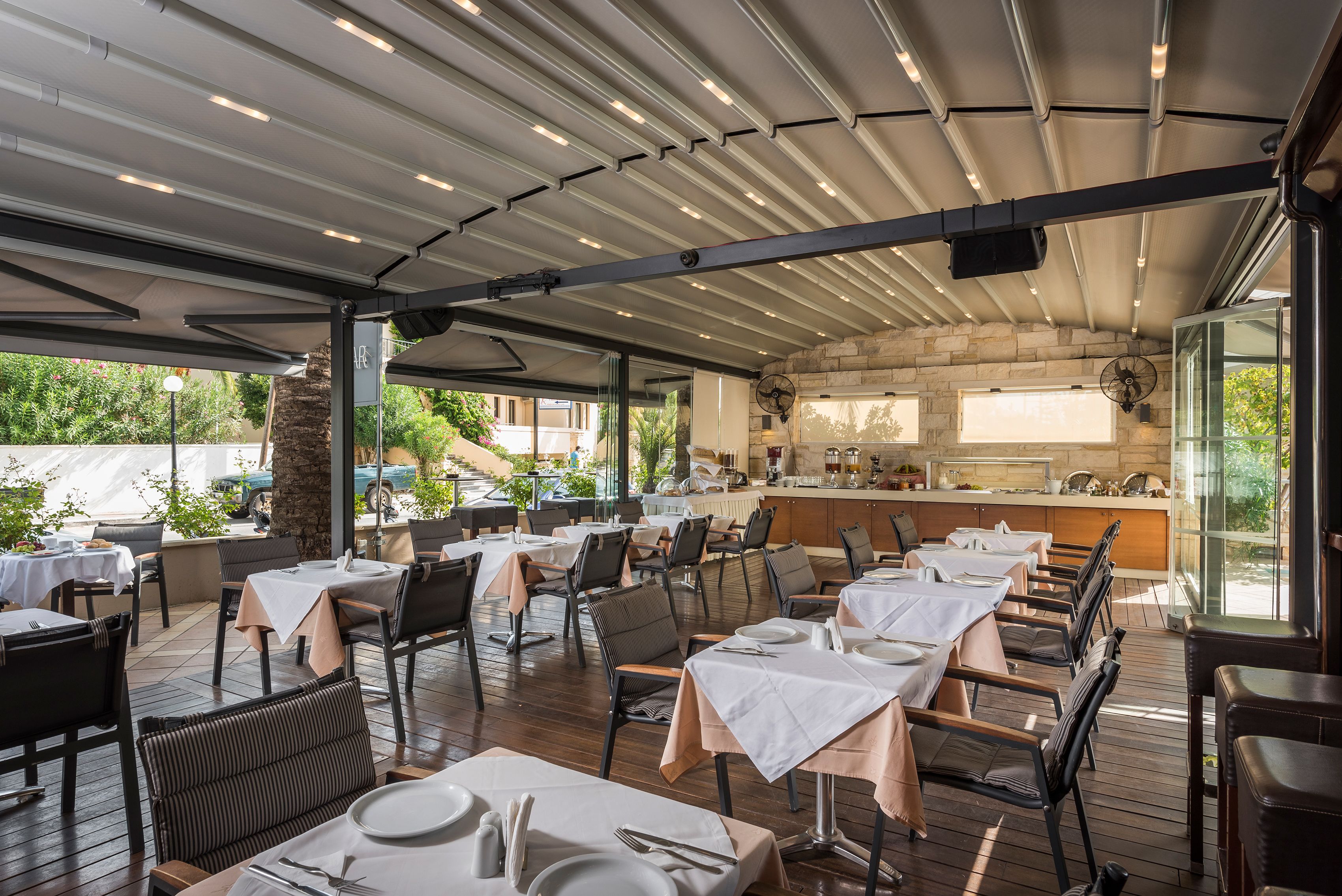 Daily buffet breakfast (EUR 9 per person)