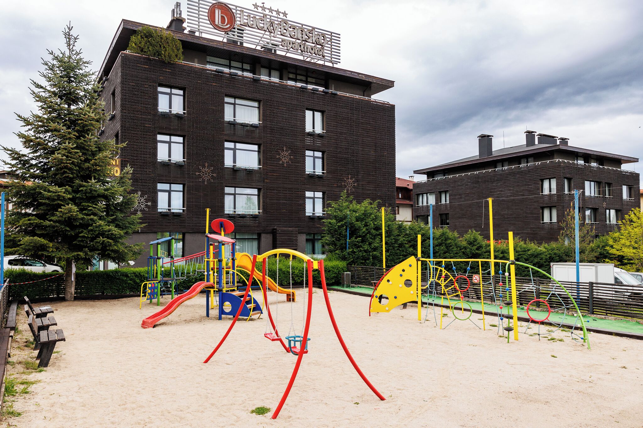 children’s play area – outdoor