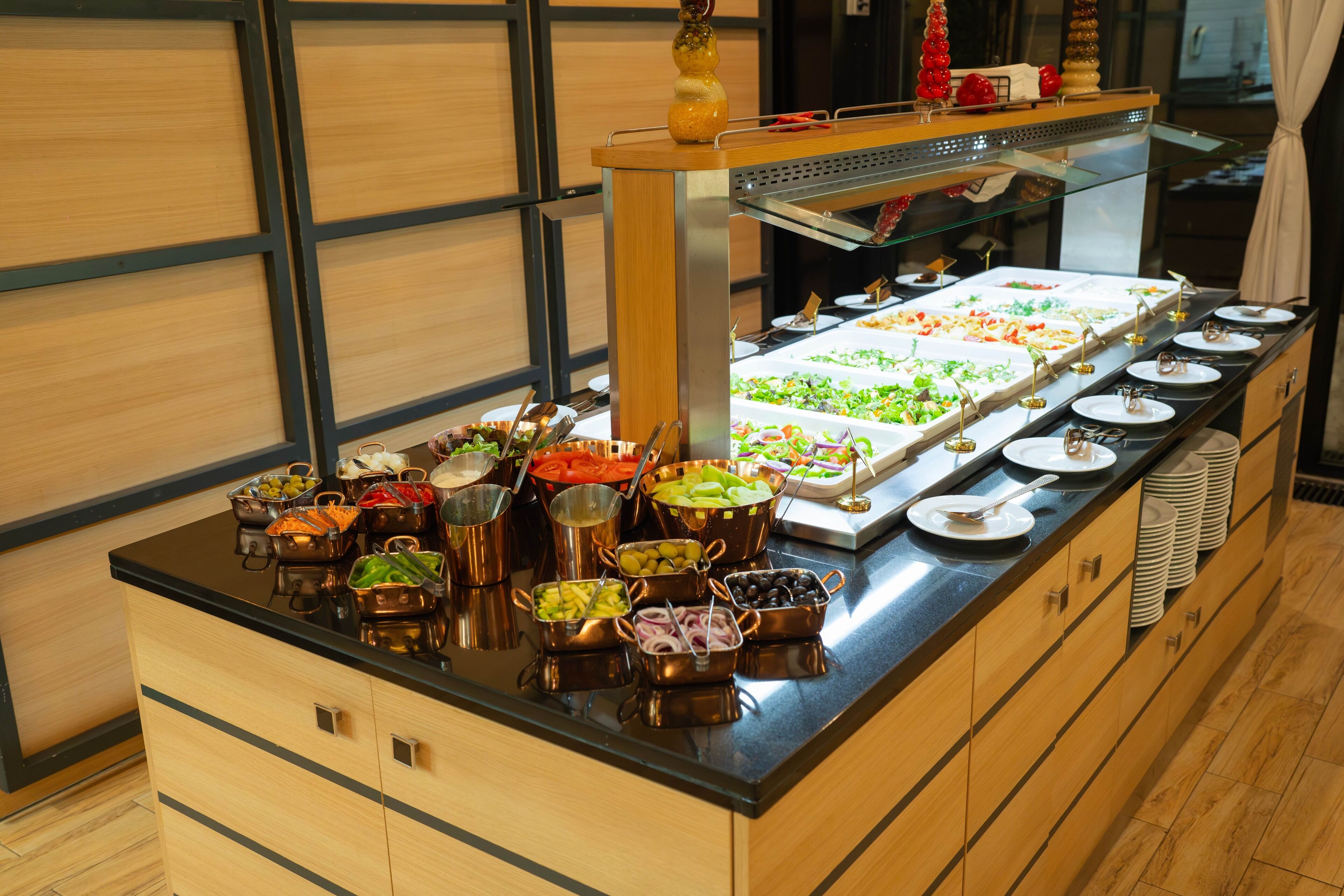 daily buffet breakfast (bgn 30 per person)