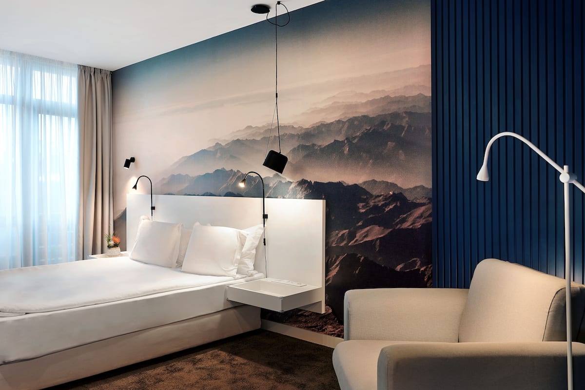Lyxstudio | 1 sovrum, allergitestade sÀngklÀder, duntÀcken och minibar