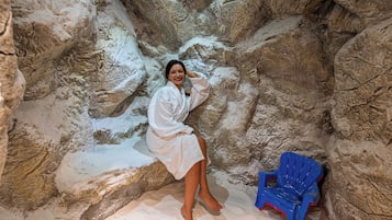 Sauna, hot tub, steam room, Turkish bath, body treatments, hydrotherapy