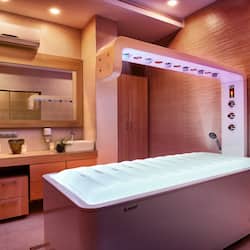 Sauna, hot tub, steam room, Turkish bath/hammam, body treatments