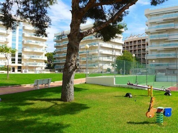 Property grounds - Apartamentos Larimar - Families Only (Salou)