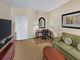Junior Suite, 1 King Bed (Evolution) | Living area | 32-inch LCD TV with satellite channels, TV, MP3 dock
