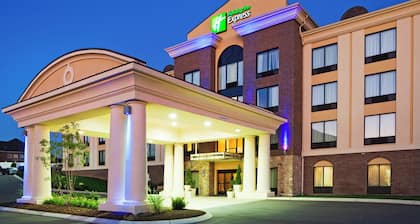 Holiday Inn Express & Suites Smyrna by IHG