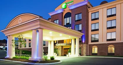 Holiday Inn Express & Suites Smyrna by IHG