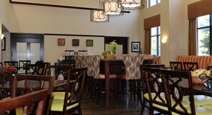 Tägliches inbegriffenes Frühstücksbuffet