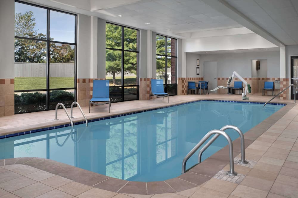 Hampton Inn & Suites-Knoxville/North I-75