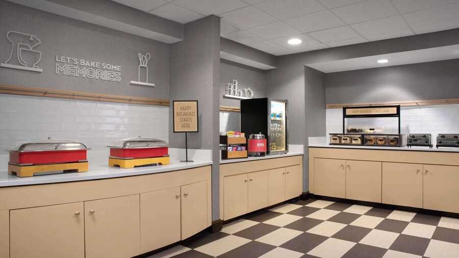 Hampton Inn & Suites-Knoxville/North I-75