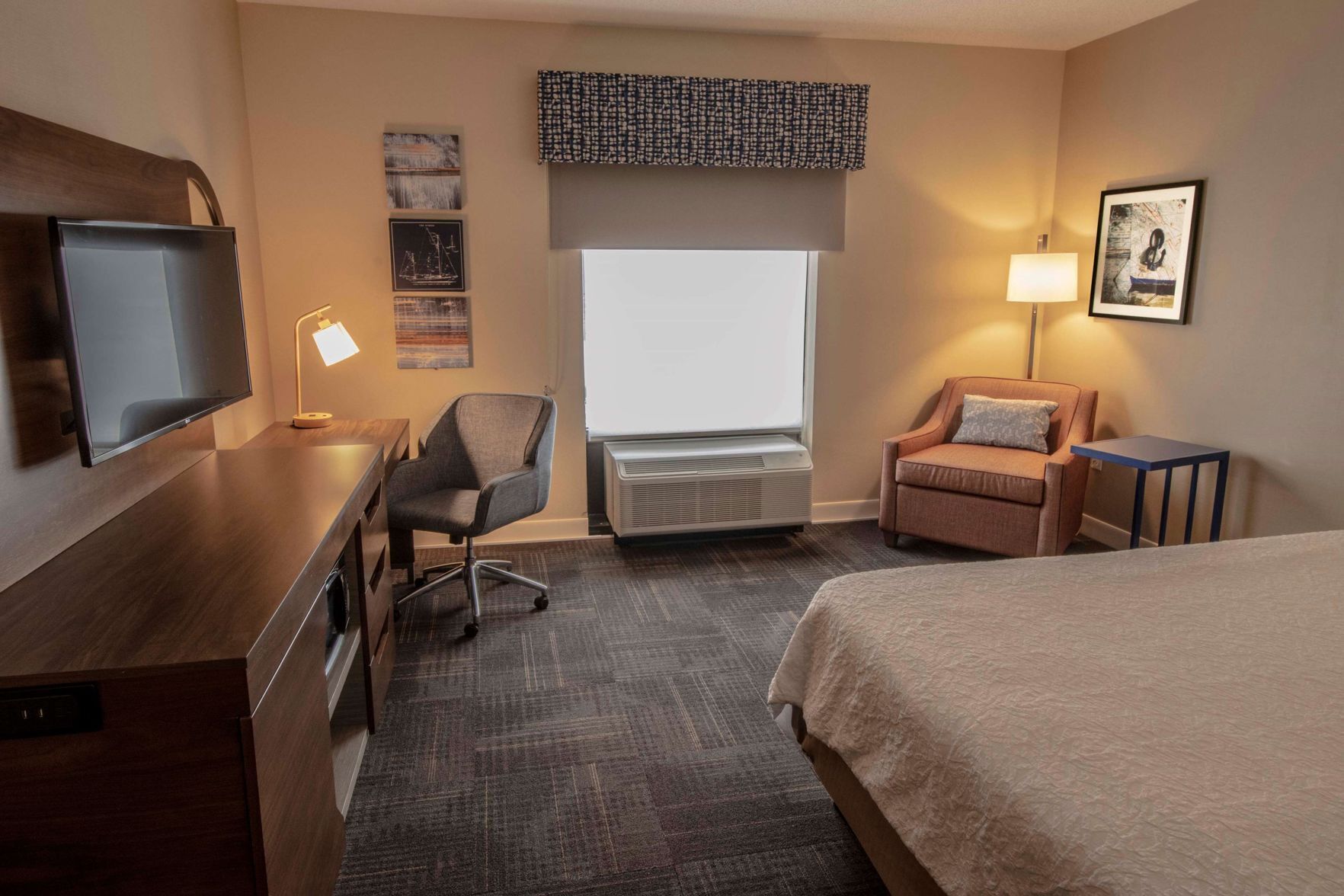 Premium bedding, in-room safe, blackout drapes, iron/ironing board