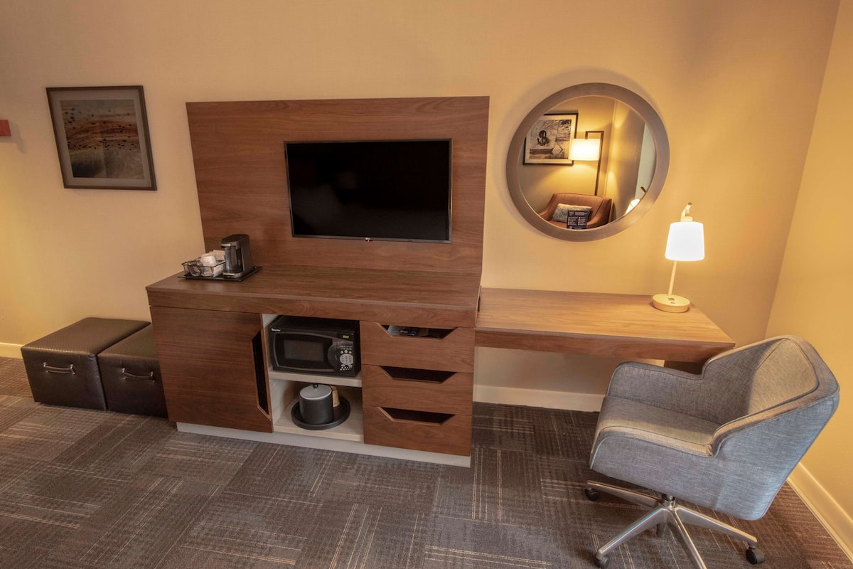 premium bedding, in-room safe, blackout curtains, iron/ironing board