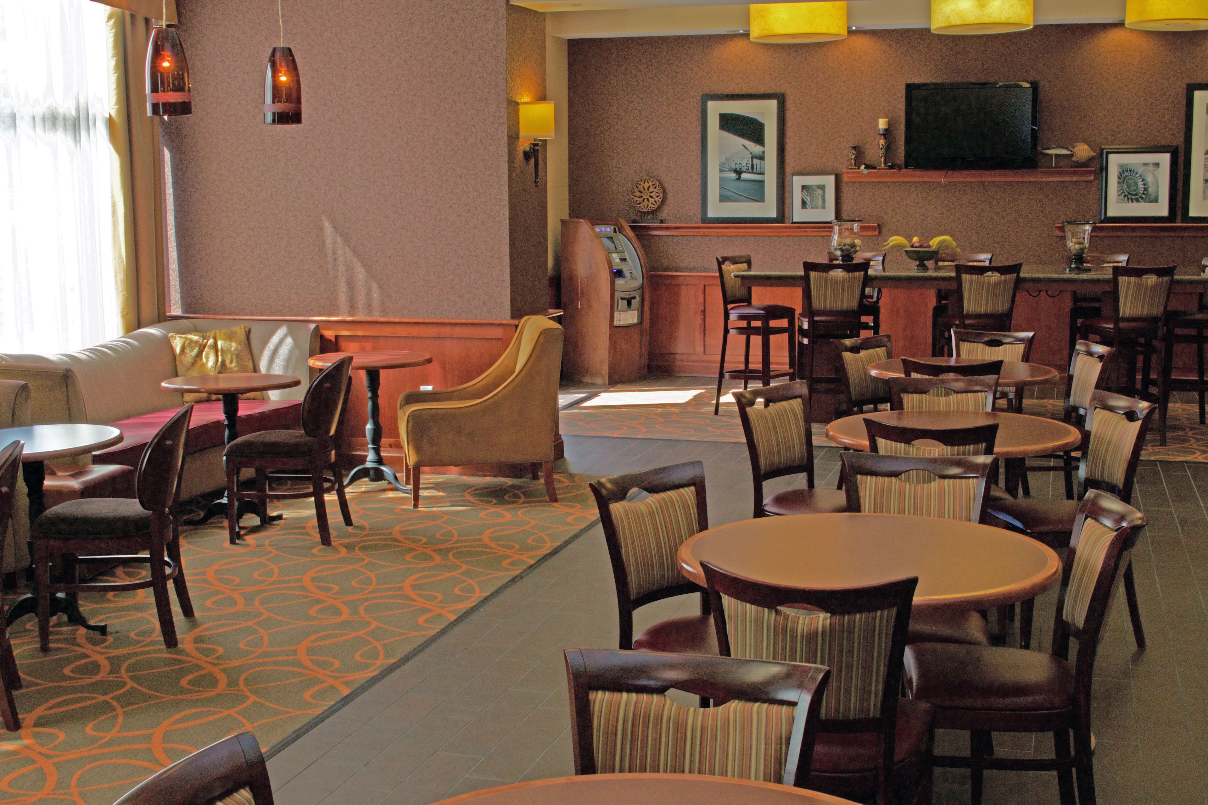 Café da manhã com buffet grátis todos os dias