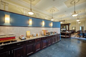 Petit déjeuner buffet compris tous les jours