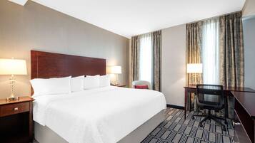 Hypo-allergenic bedding, in-room safe, laptop workspace, blackout drapes